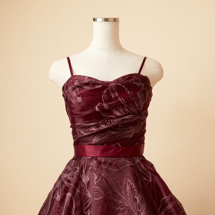 アナベル　ラメオーガンジーティアードスカートバーガンディドレス　演奏会　披露宴 ラメオーガンジーティアードスカートバーガンディードレス